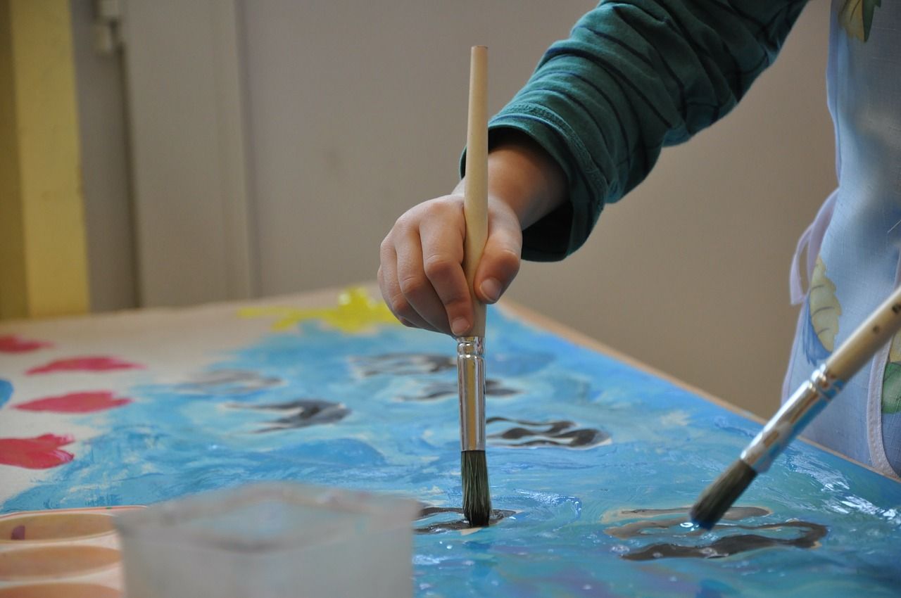 Gdzie zapisać dziecko, gdy interesuje się sztuką?