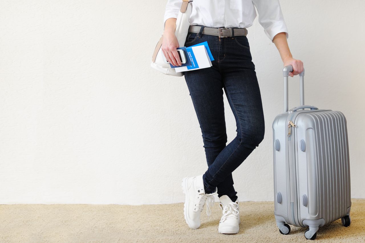 Jak zabezpieczyć walizkę na czas podróży samolotem?