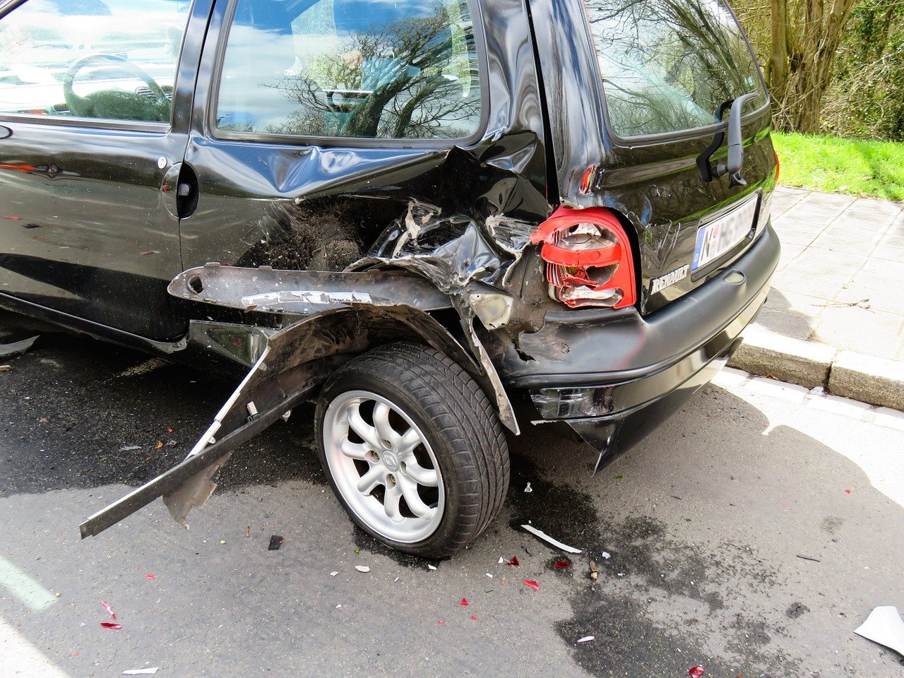 Wypadek samochodowy – na jakich zasadach oblicza się wysokość odszkodowania?