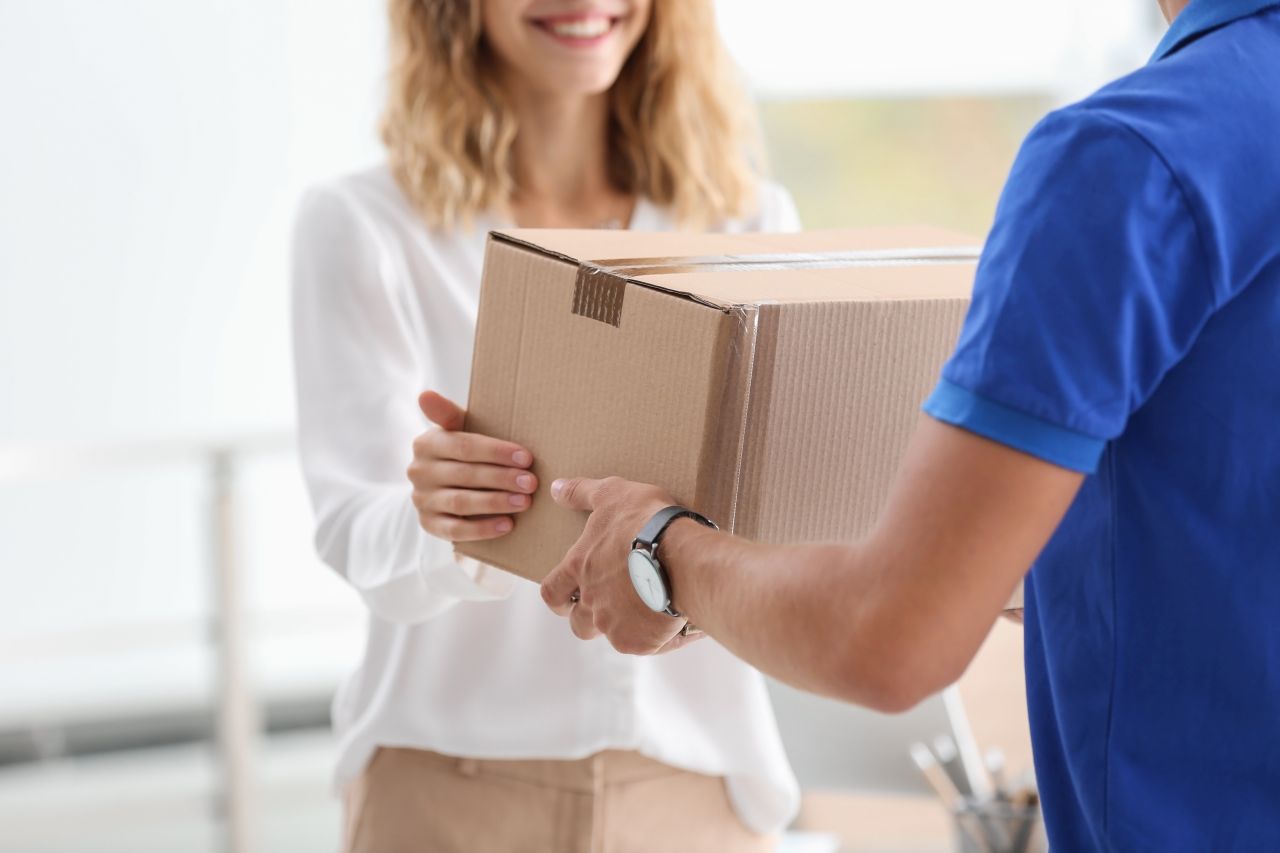 Pakowanie paczek dla klientów — na co należy zwrócić uwagę?